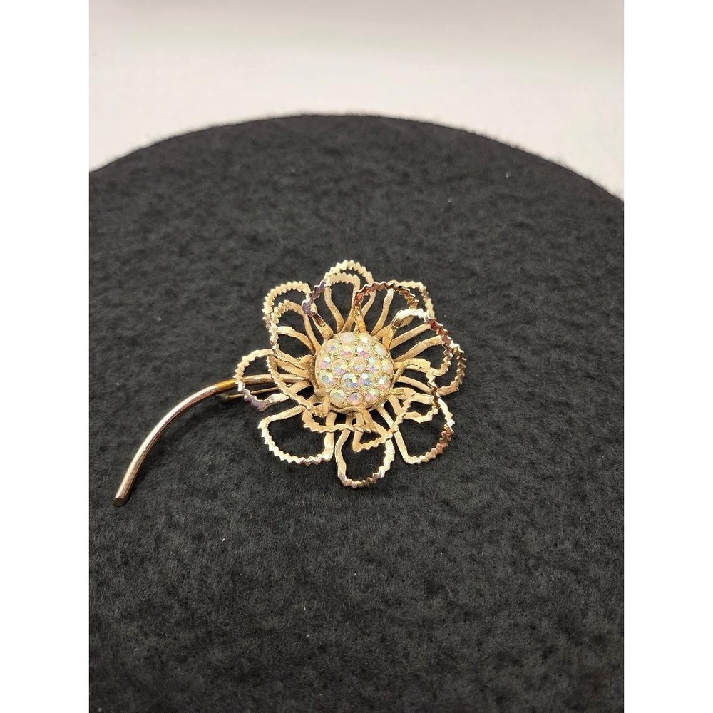 Vintage Signed Sarah Coventry Allusion Rhinestone Gold Tone Brooch Pin